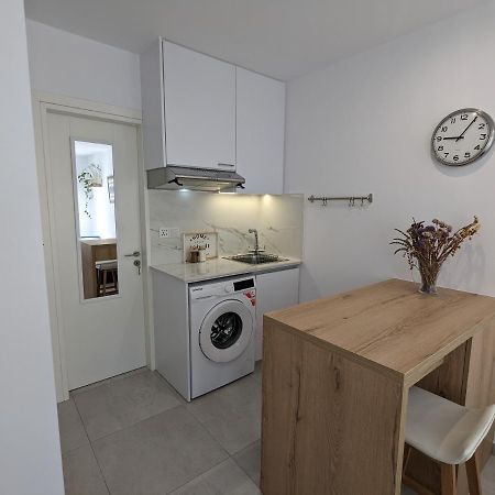 Modern & Cozy Studio W/ Backyard Near City Center Λεμεσός Εξωτερικό φωτογραφία
